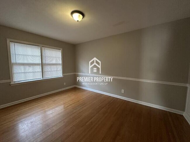 Building Photo - 5560 Cottonwood Rd
