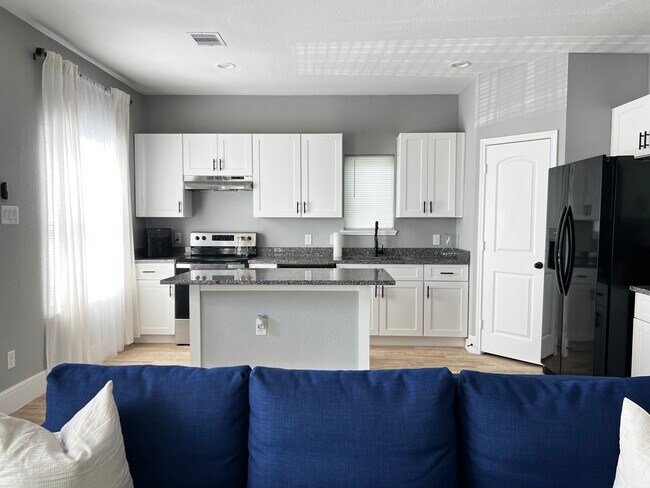 Building Photo - 4653 Mallow St