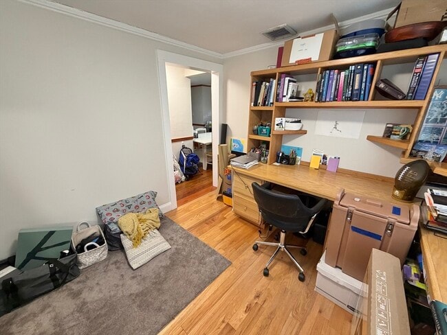 Building Photo - 176 Upland Ave