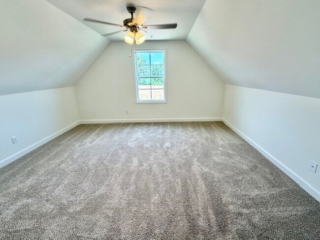 Building Photo - 165 Summer Rose Ln