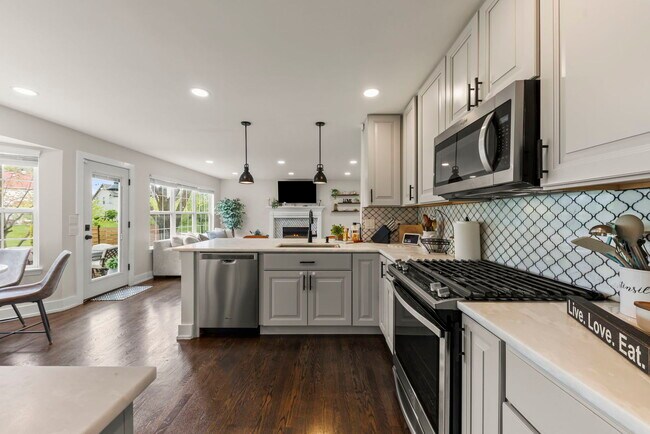 Building Photo - 3404 Interlochen Ln