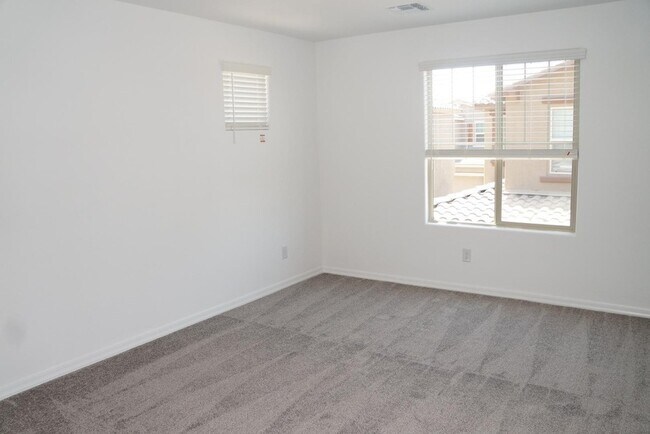 Building Photo - 3809 N 100th Dr