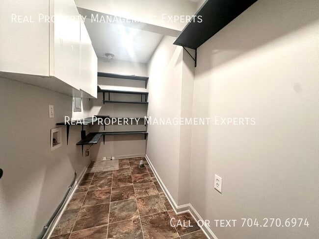 Building Photo - 4320 Woodgreen Terrace
