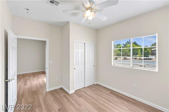 Building Photo - 2 Bed 2 Bath Green Valley Downstairs Condo