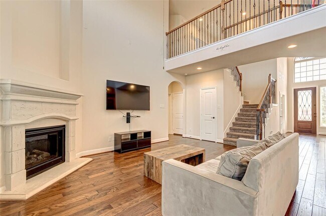 Building Photo - 9915 St Romain Dr