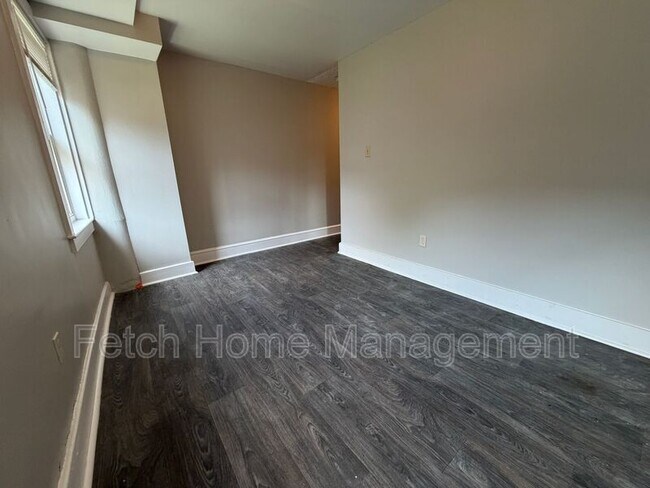 Building Photo - 208 W Vine St