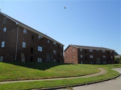Building Photo - Courtside Apartments