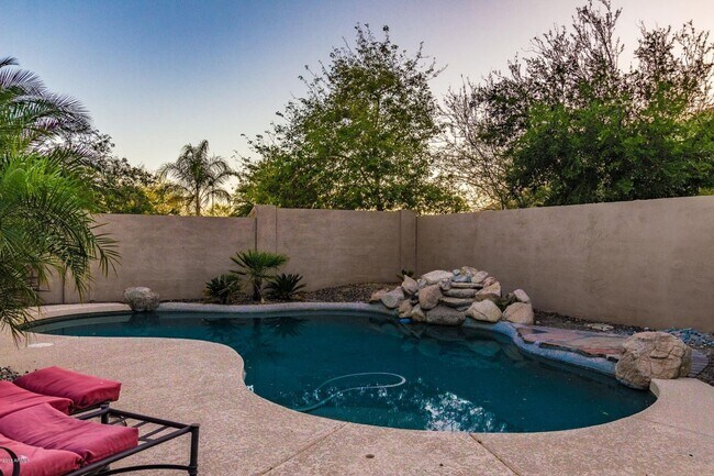Building Photo - Gorgeous 5 Bedroom 3.5 Bath Stetson Valley...