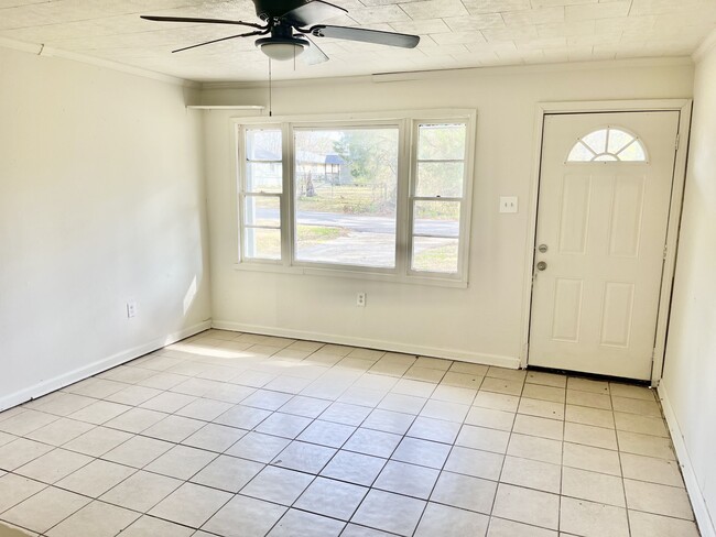 Building Photo - 4075 Fairwoods Dr