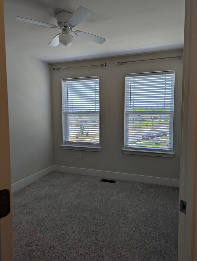 Building Photo - 2942 Bridgewater Dr