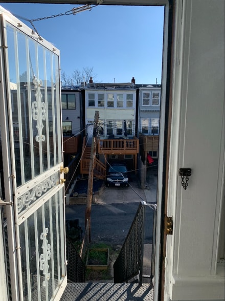 Building Photo - 1533 Isherwood St NE