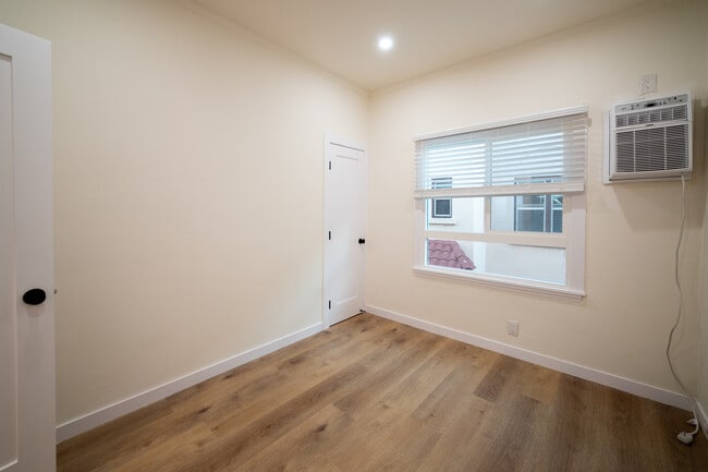 Building Photo - 211 N Berendo St