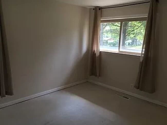 Building Photo - 2663 Colonial Way