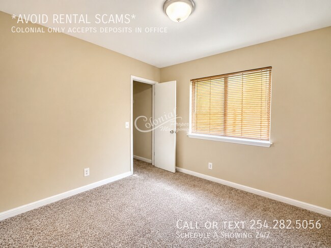 Building Photo - 15007 Chamberlain Ct