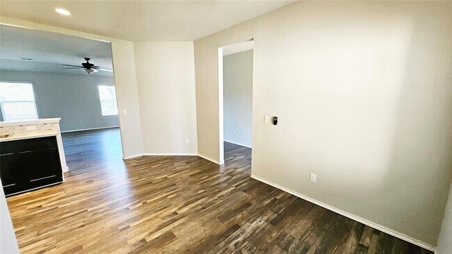 Building Photo - 3305 SE 95th St