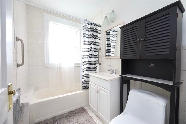 Building Photo - 63 Pinckney St