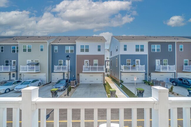 Building Photo - 2694A Azalea Garden Road