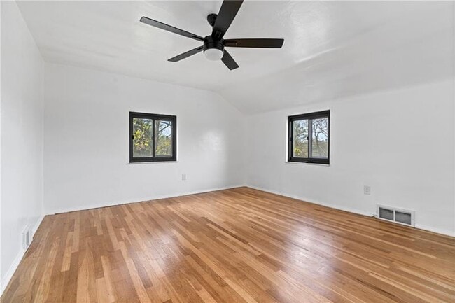 Building Photo - 5406 Verona Rd