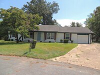 Building Photo - 409 Windfield Ct
