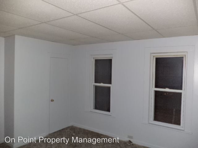 Building Photo - 208 W Green St