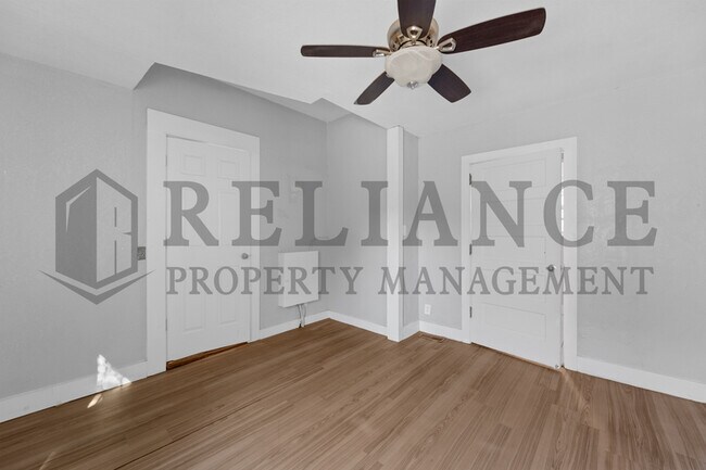 Building Photo - 3325 Victor Pl