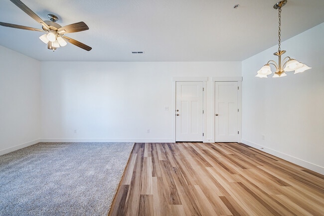 Building Photo - 665 N 380 W