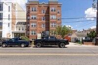 Building Photo - 911 Kennedy St NW