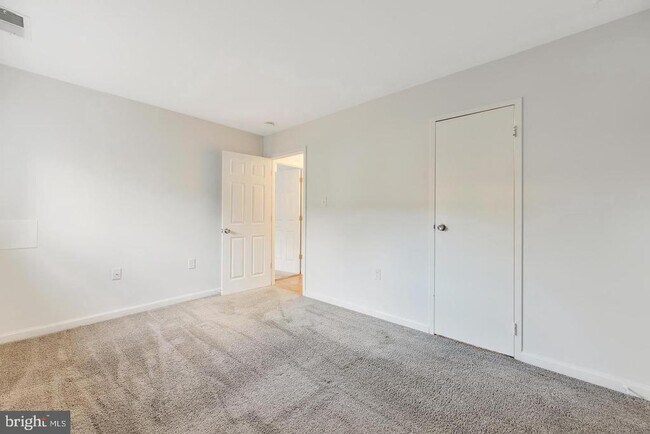 Building Photo - 350 Gatewater Ct