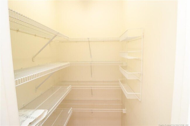 Building Photo - 2114 Frissell Ave