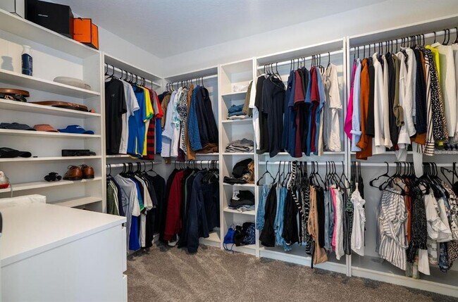 Building Photo - 5391 Preserve Blvd