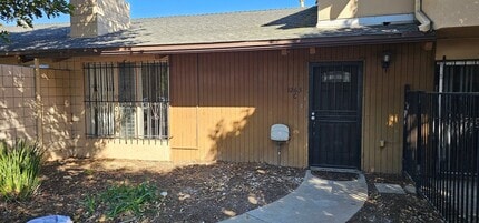 Building Photo - Remodeled 2bed 2 bath Ground level