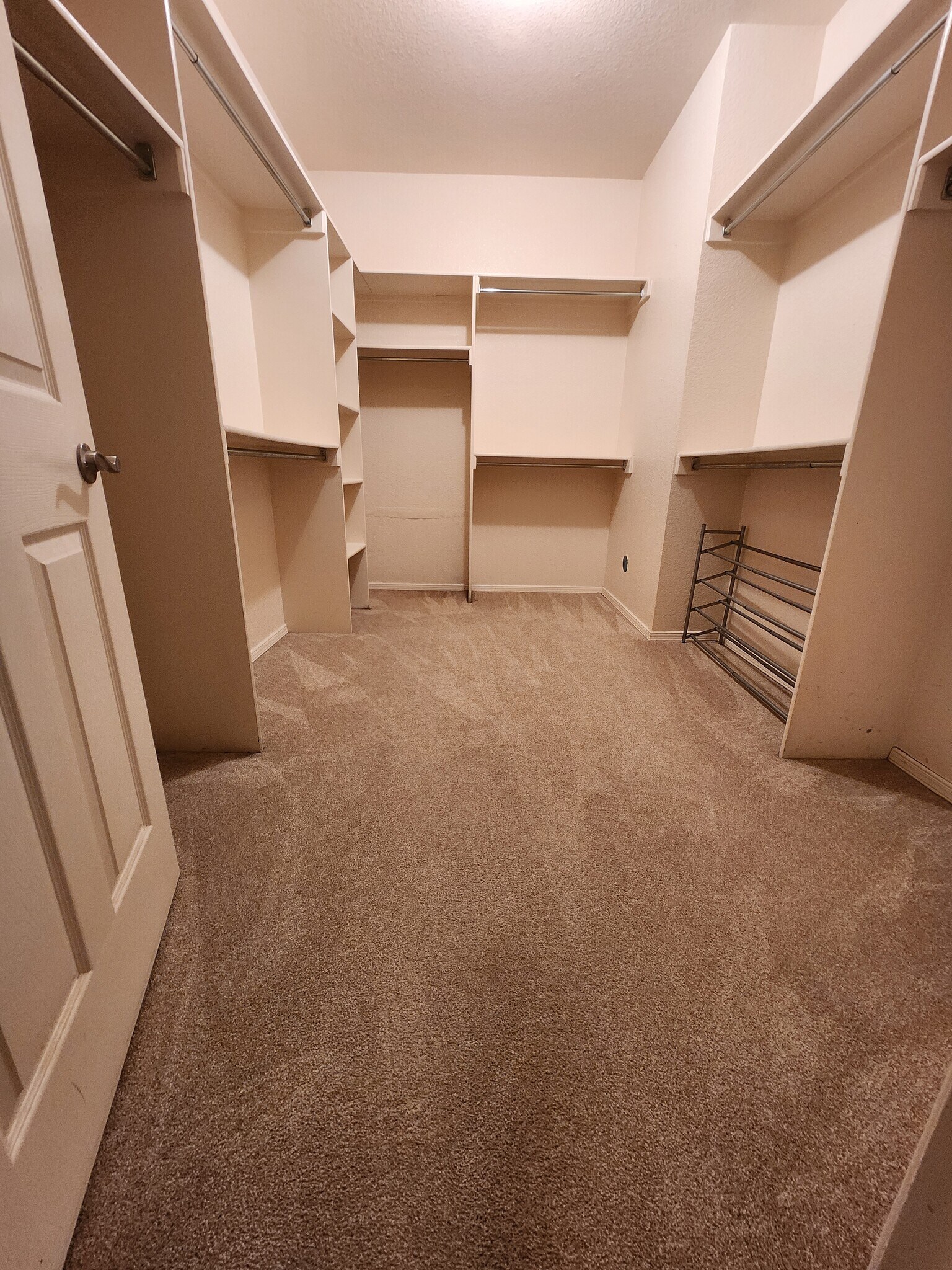 Building Photo - 3637 Tierra Vergel