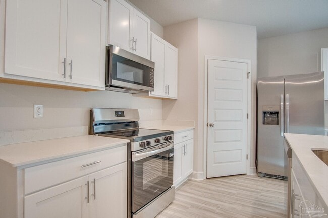 Building Photo - 8422 Riverstone Dr