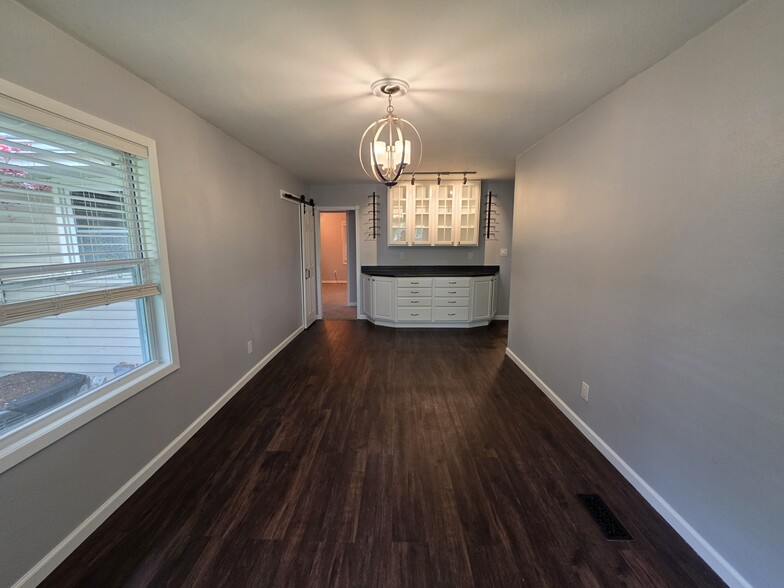 Building Photo - 4509 Wakonda Pky
