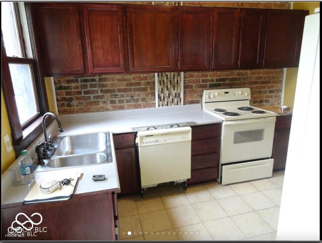 Building Photo - 1841 N Talbott St