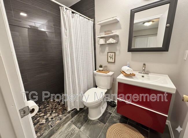 Building Photo - 942 Wynfield Cir