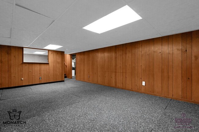 Building Photo - 3 Bedroom Home For Rent