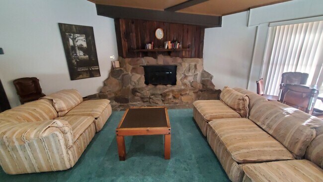 Building Photo - 1 BDRM Kings Run Condo w/ HOA Amenities, V...