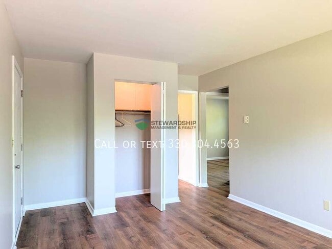 Building Photo - 614 Highland Dr