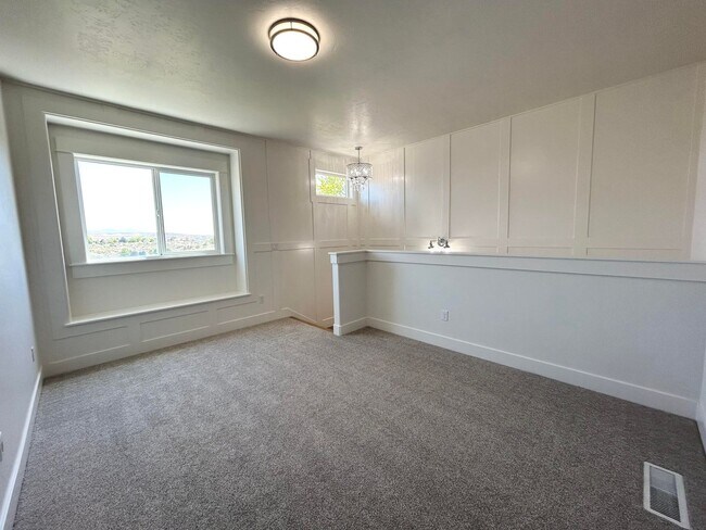 Building Photo - Luxury Living in StarView Estates - 4.98 A...