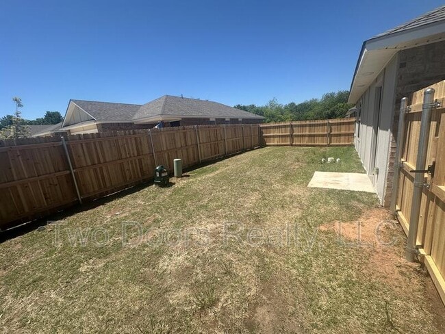 Building Photo - 1009 Ichabod Cir