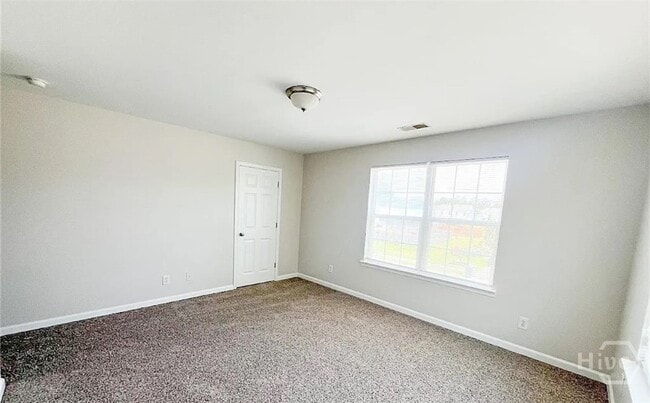 Building Photo - 221 Chapel Lake S