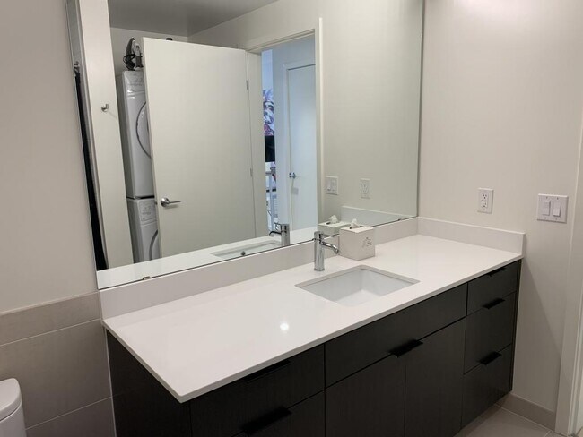 Building Photo - 590 1st Ave S