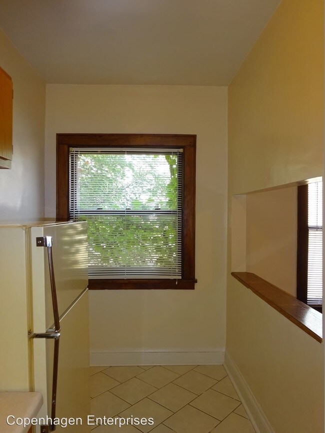 Building Photo - 1912 Clinton Ave