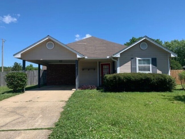 Building Photo - 2/2 For Rent in Barnett Bend!