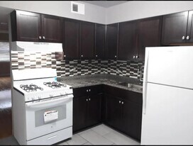 Building Photo - 4924 Mulford St
