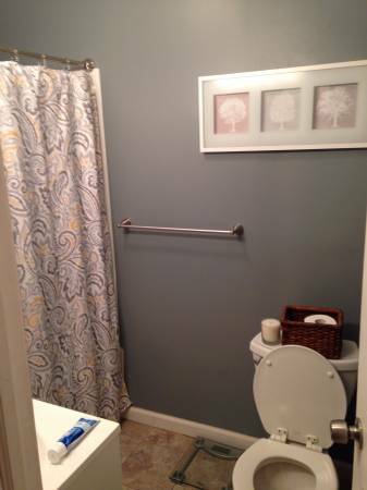 Building Photo - 1915 Jane St