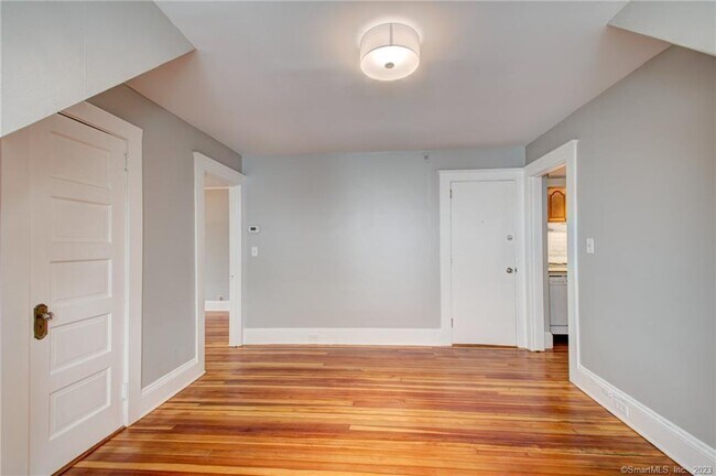 Building Photo - 34 Maplewood Ave