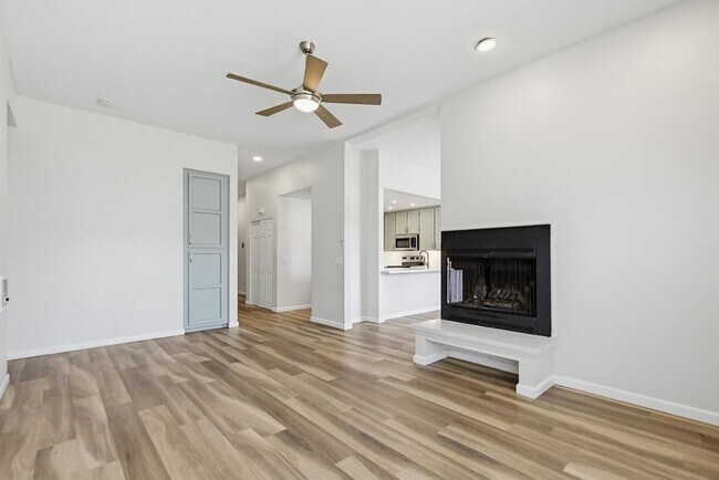 Building Photo - 270 Dahlia Ave