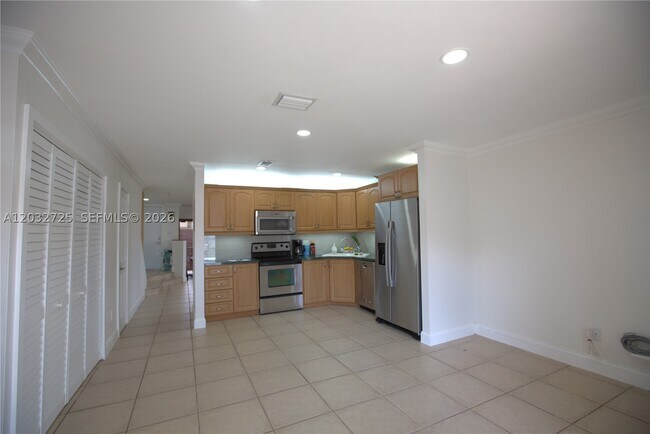 Building Photo - 6475 SW 129th Ave